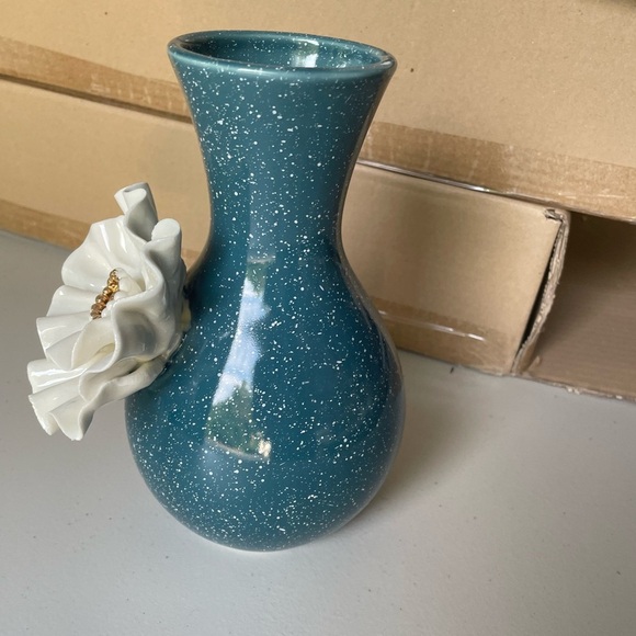 NWT Anthropologie Ceramic Bloom Vase - Picture 6 of 10